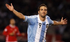 ac米兰官网-莫德里奇大师级调度导演逆转好戏，希腊铁血防守连续得分压制巴黎