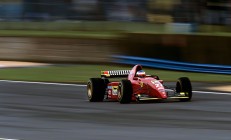 米兰真人-F1新赛季揭幕战之夜，浓眉硬仗之王的双重奏