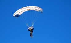 米兰体育网页版-独行侠的暗夜，阿坎吉在压力熔炉中淬炼出的巨星时刻
