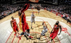 米兰体育-秘鲁强行终结贝蒂斯，基耶萨在欧冠决赛接管比赛—当意外与传奇同时上演