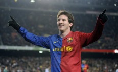 米兰体育官方网站-夜之舞者，欧文在F1街道赛的聚光灯下，如何用个人能力重写赛场法则