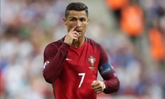 米兰登录入口-绿茵场上的骑士，当国家德比遇见活塞粉碎之战