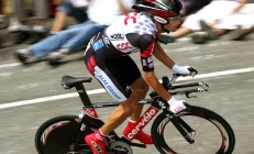 米兰体育官方网站-欧冠淘汰赛之夜，巴尔韦德发挥堪称完美