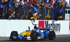 米兰体育入口-索伯车队绝杀阿斯顿马丁，汉密尔顿惊艳四座的简单介绍