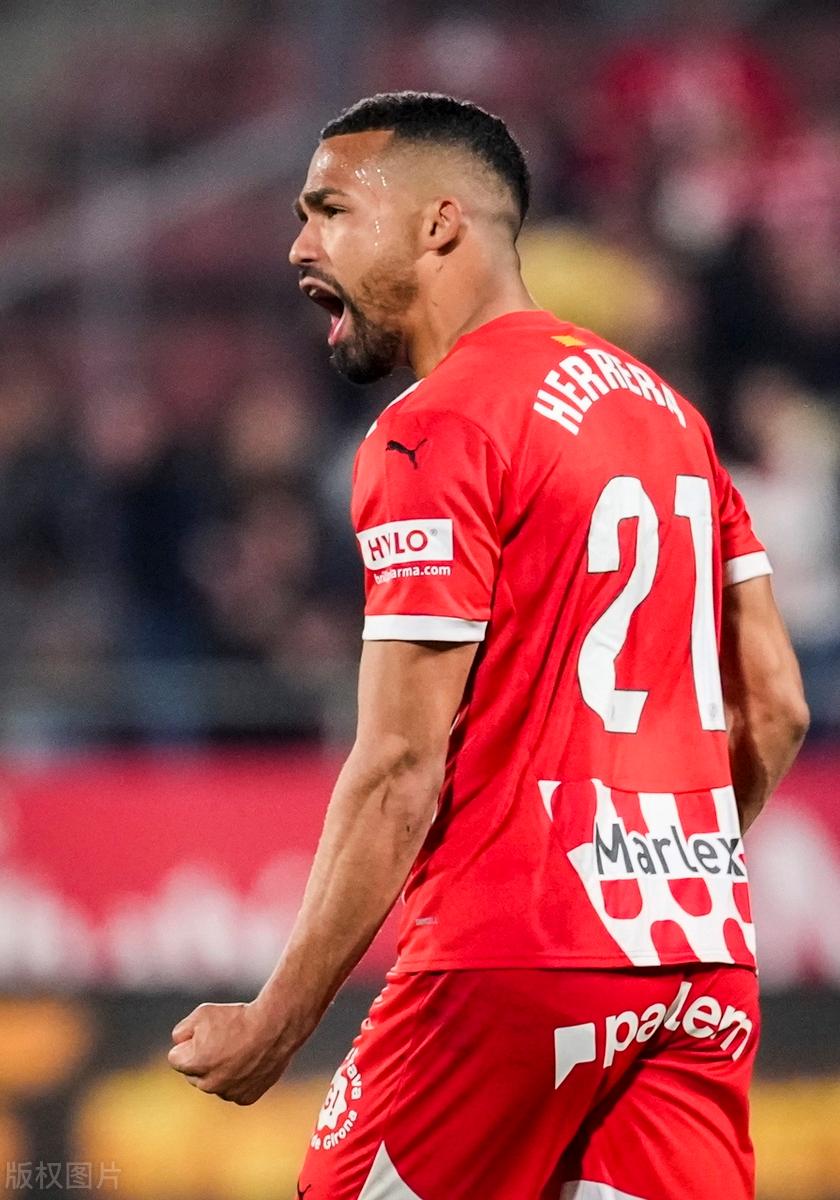 赫塔菲后卫助攻破门,帮助球队赢得胜利 赫塔菲后卫助攻破门,帮助球队赢得胜利