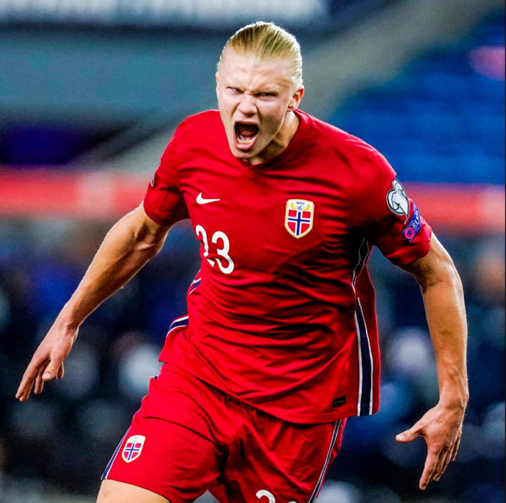 包含挪威不敌斯洛文尼亚，遗憾出局欧洲杯半决赛的词条