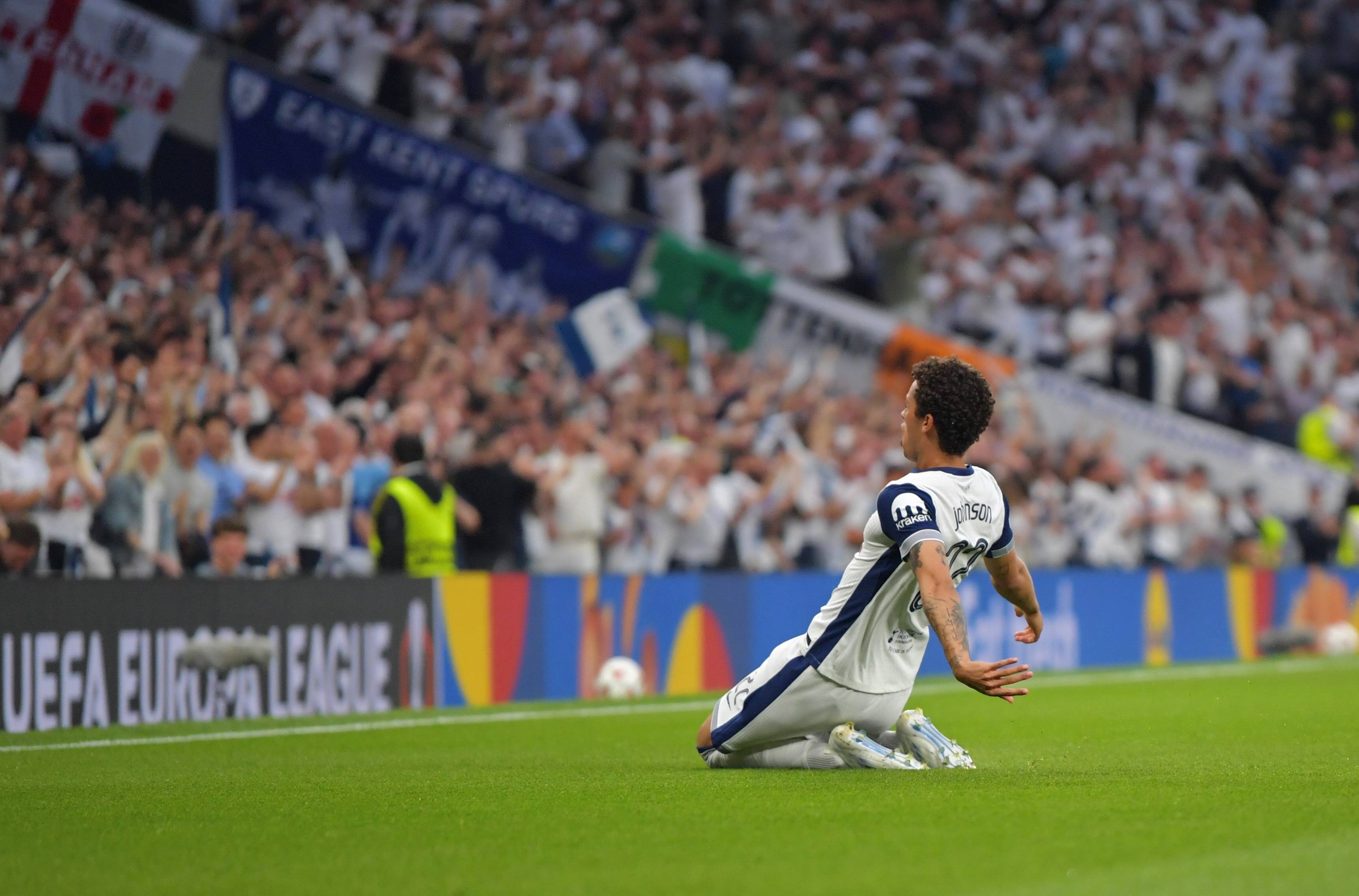 包含热刺获胜，连续三场比赛保持不败的词条