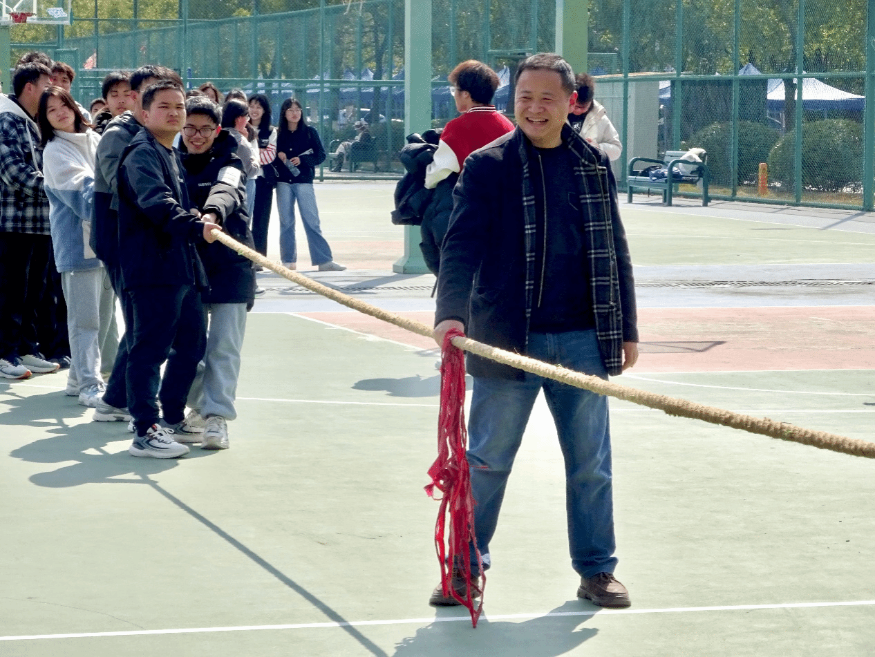 关于力拔山河！球队赢得激烈的比赛的信息