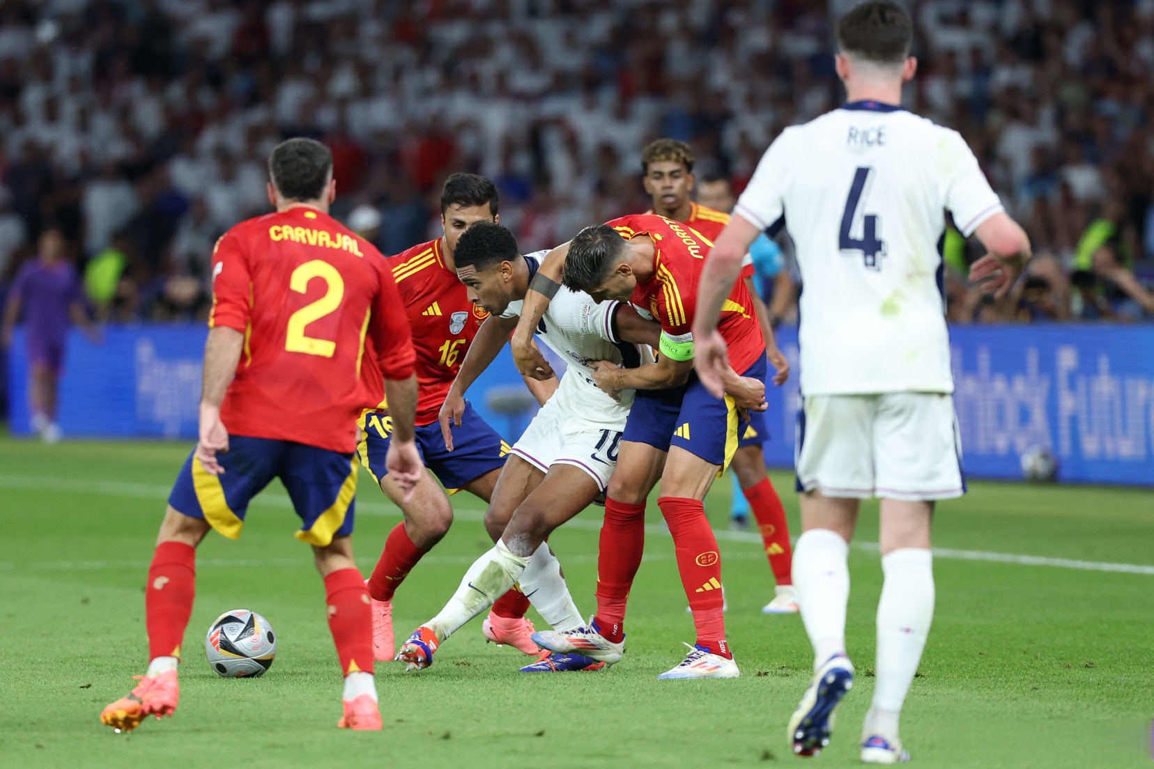 瑞士欲战意大利，葡萄牙迎接西班牙挑战的简单介绍