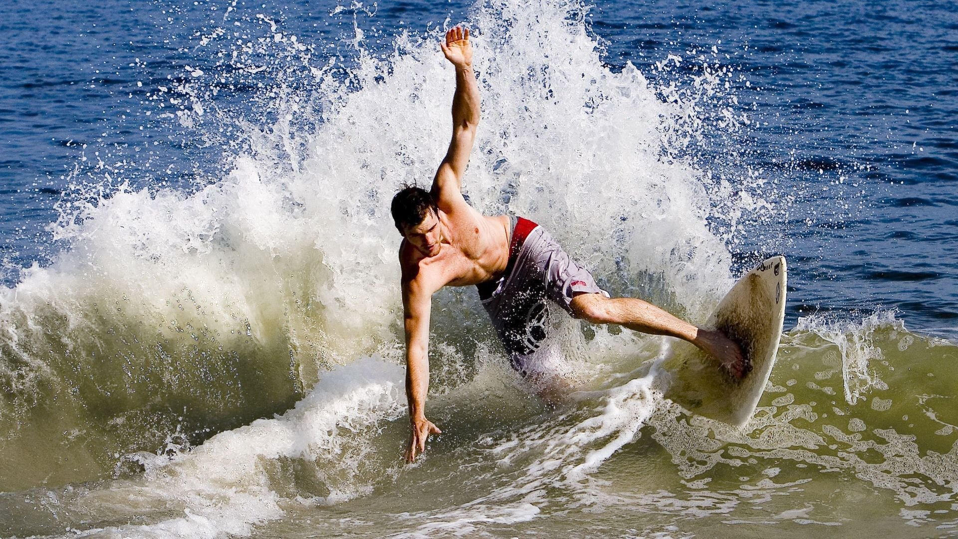 东决关键战之夜,巴斯托尼存在感拉满