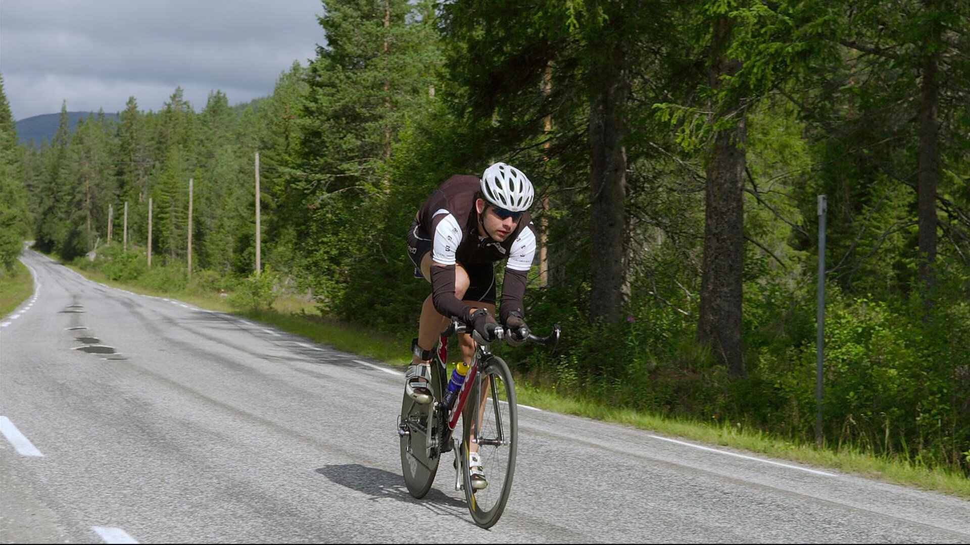 F1新赛季揭幕战之夜，德罗赞的节奏艺术与赛道上的掌控哲学
